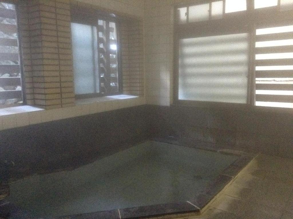 Hot spring bath