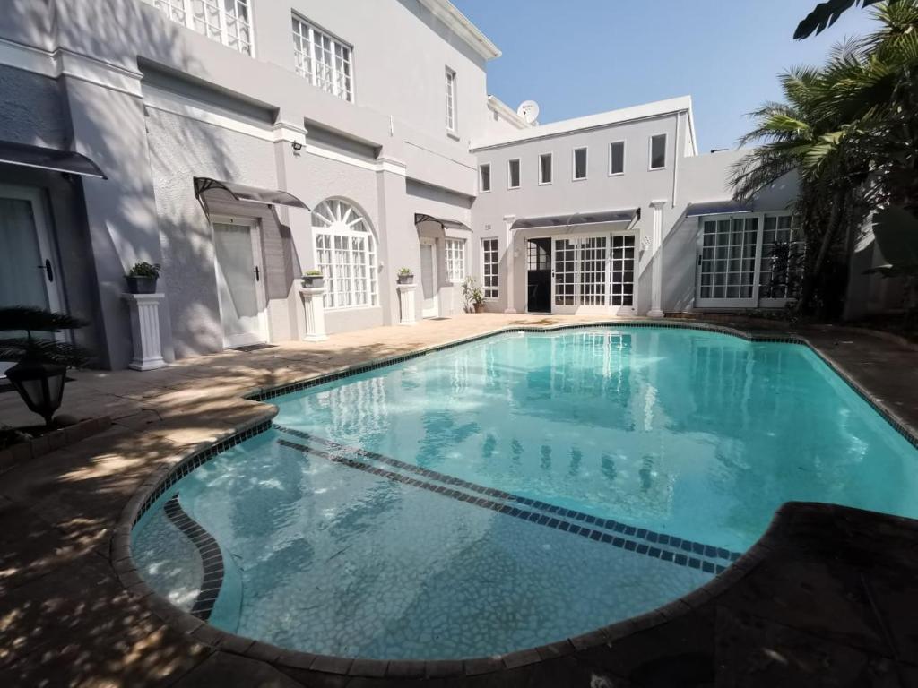 Dawson Manor Guest House photo
