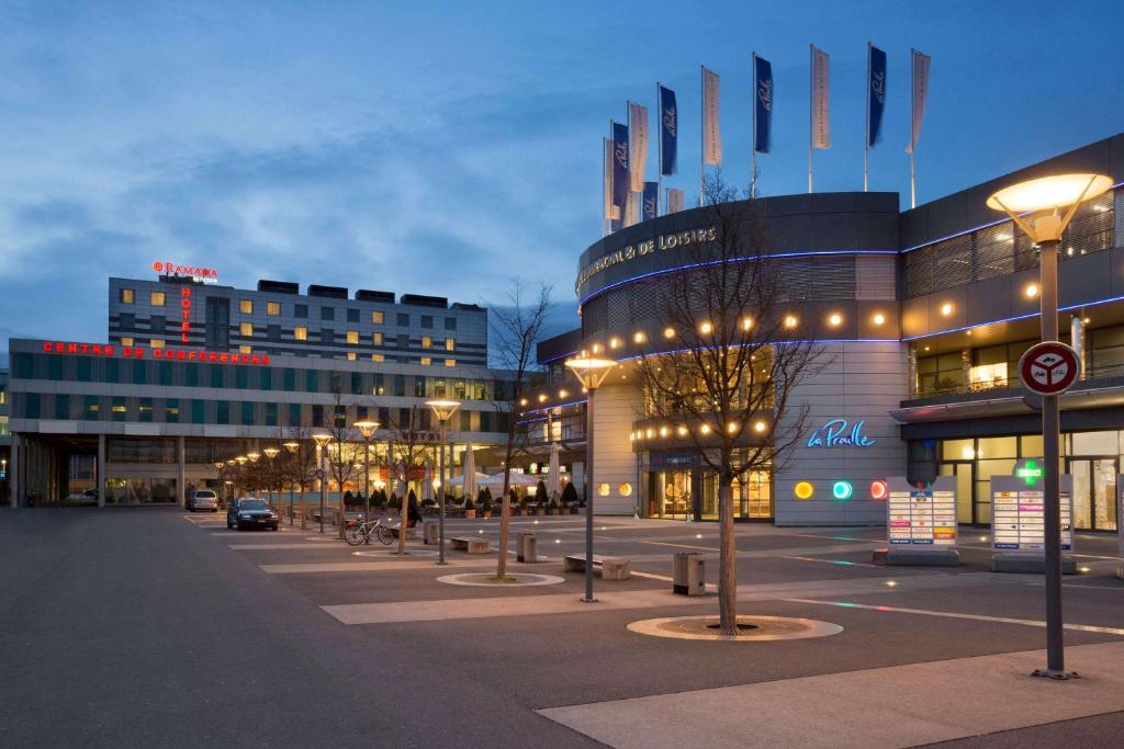 Ramada Encore by Wyndham Geneva - 4