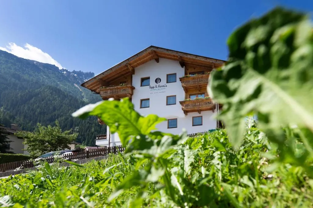 Sepp & Hannis Suiten im Dorf, hotel v Neustift im Stubaital