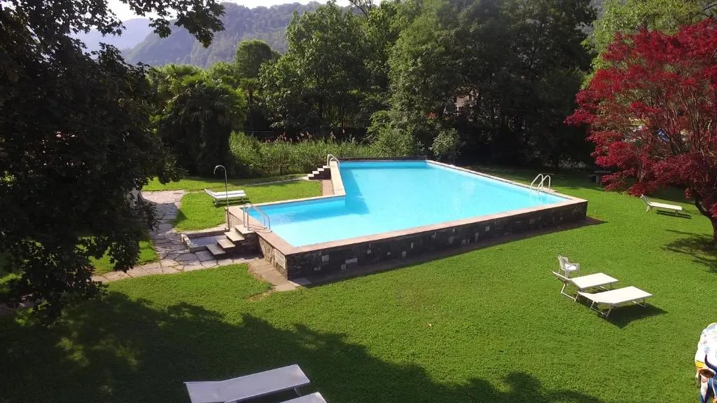 Hotel Fonte dei Fiori, hotel in Caslano
