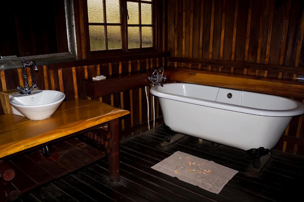 Rain Farm Game Lodge — Hotel in Umhlali