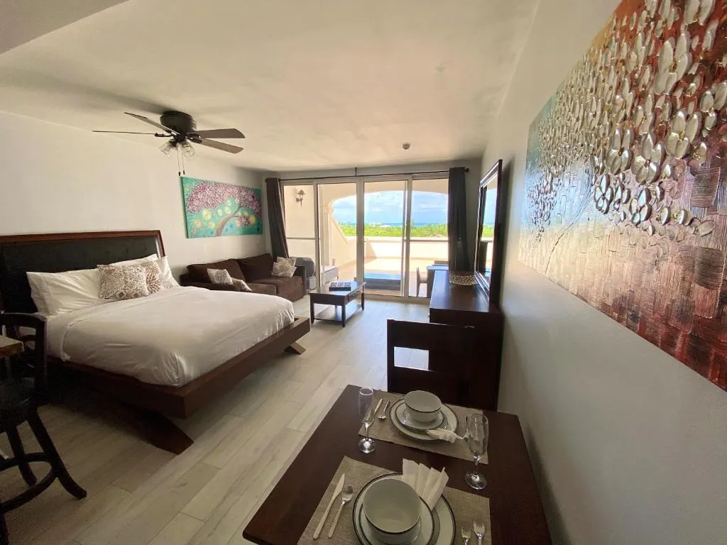 La Vista Azul Resort - Studio, hotel in Turtle Cove
