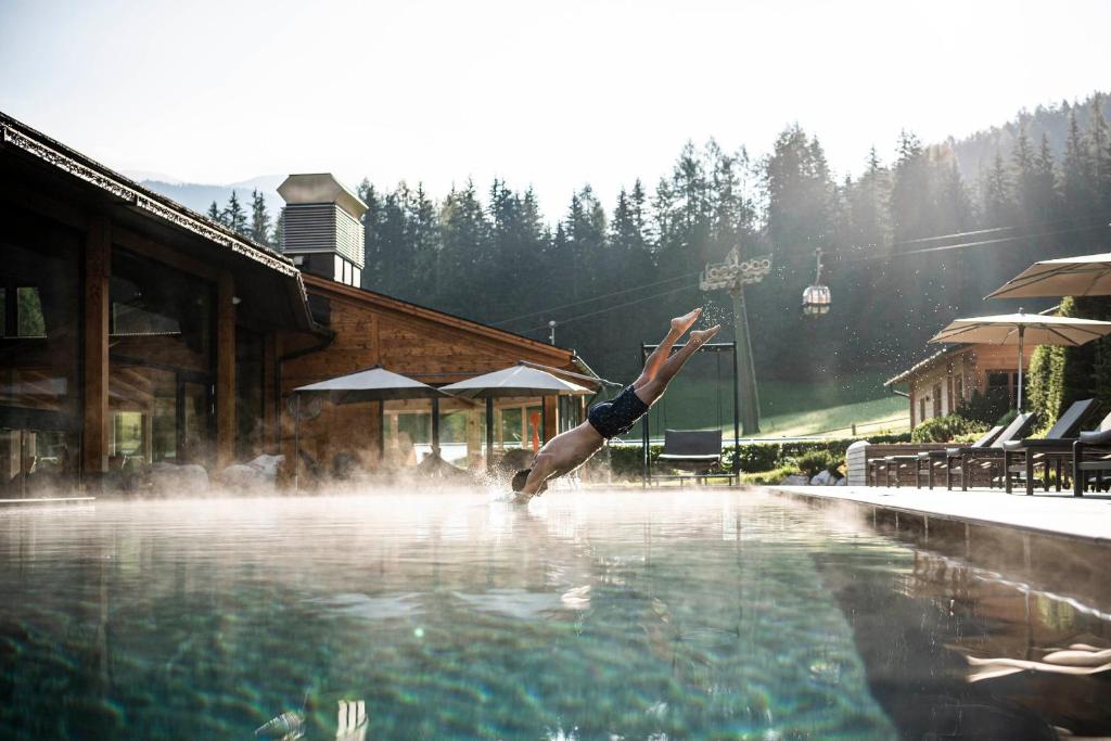 BAD MOOS - Dolomites Spa Resort — Hotel in Sesto