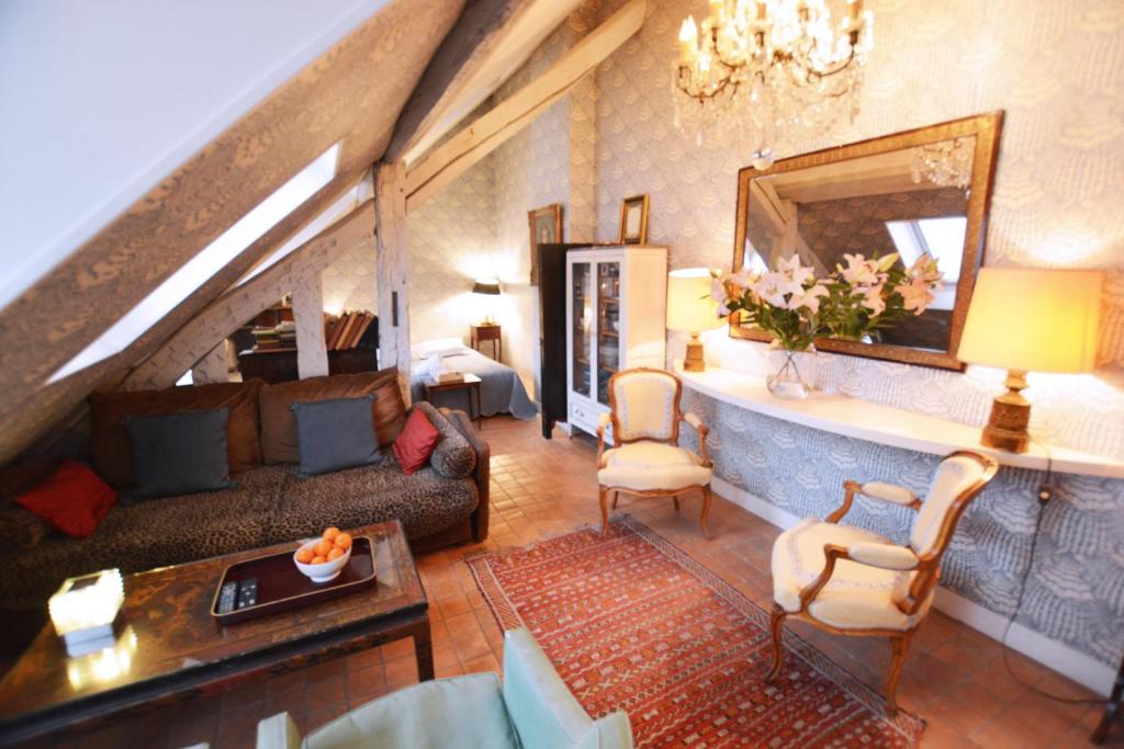 Charming Studio Near Louvre - 2