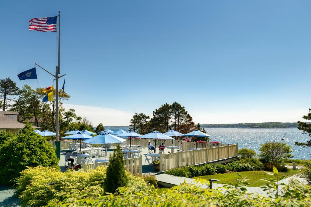 Spruce Point Inn Resort and Spa photo