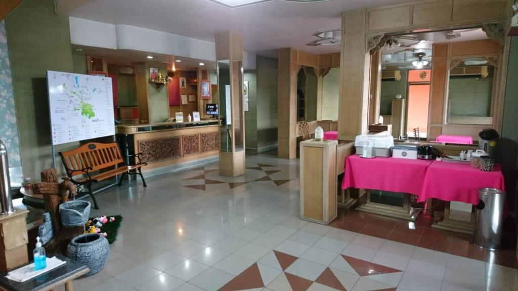 โรงแรมเมืองเพรียวอินน์ Mueang Phriao Inn Hotel