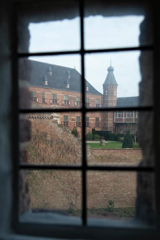 Kasteel Huis Bergh photo