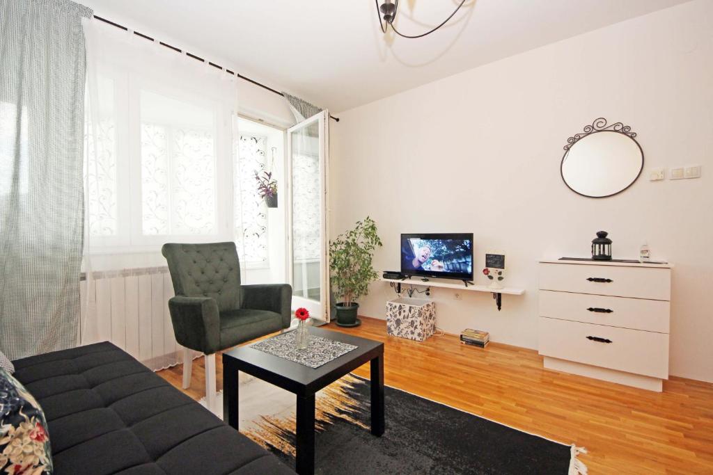 MILA - A stylish apartment near Sarajevo airport - 2