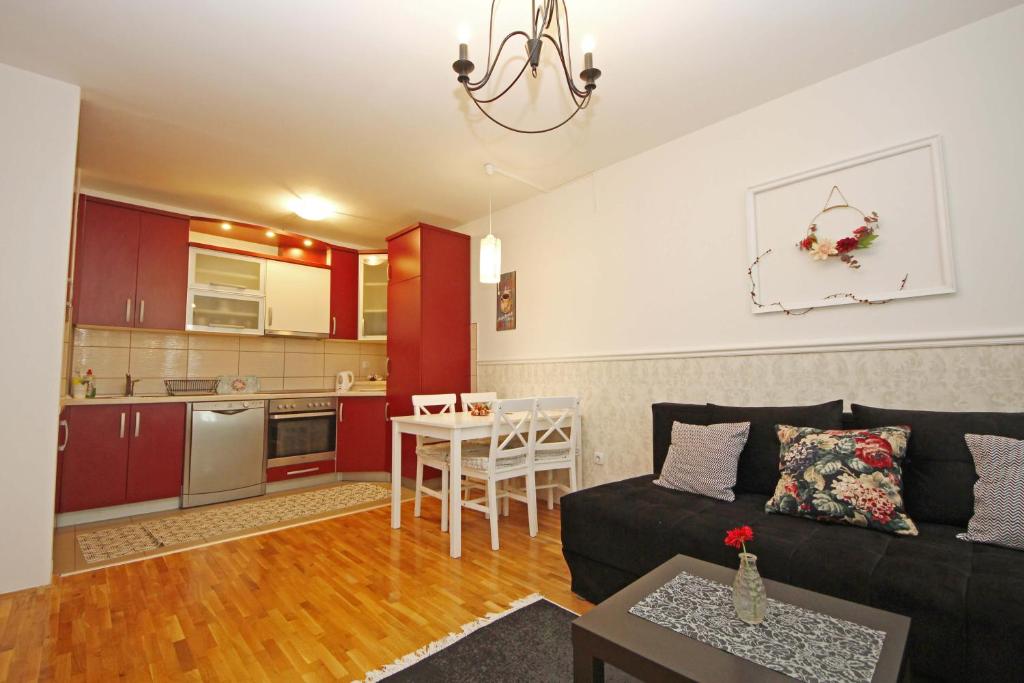 MILA - A stylish apartment near Sarajevo airport - 4