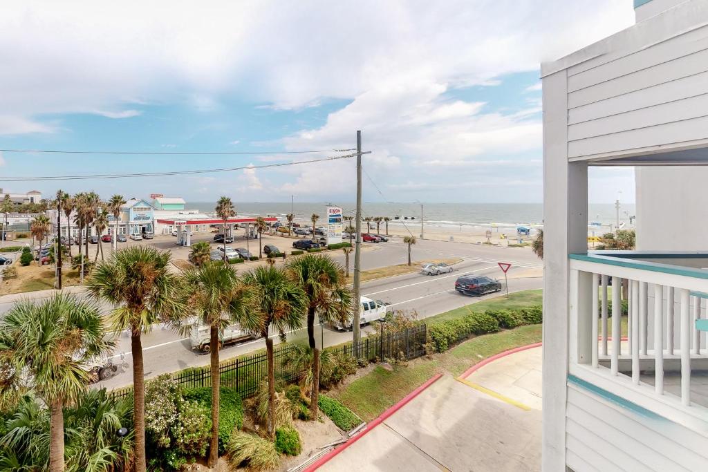 Casa Del Mar Beachfront II photo