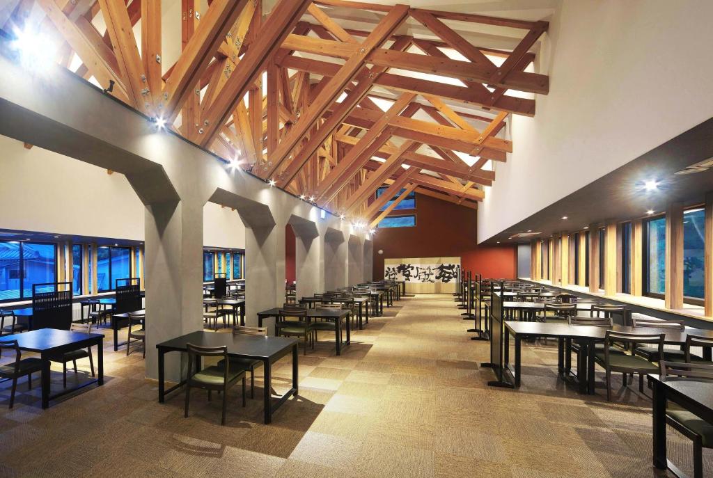 쿠사츠 호텔의 고즈넉한 실외 온천 풍경