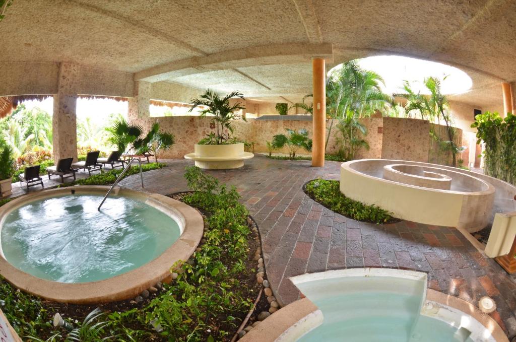 Hot spring bath