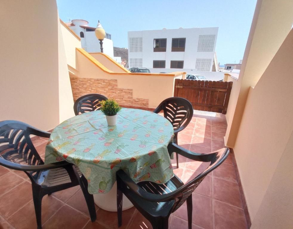 Mafasca, comodo e silenzioso, terrazza e cortile, WI-Fi, Morro del Jable