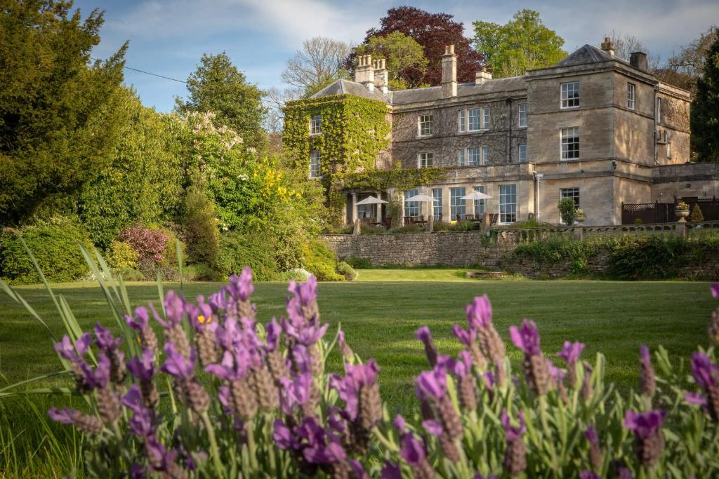 Burleigh Court Hotel