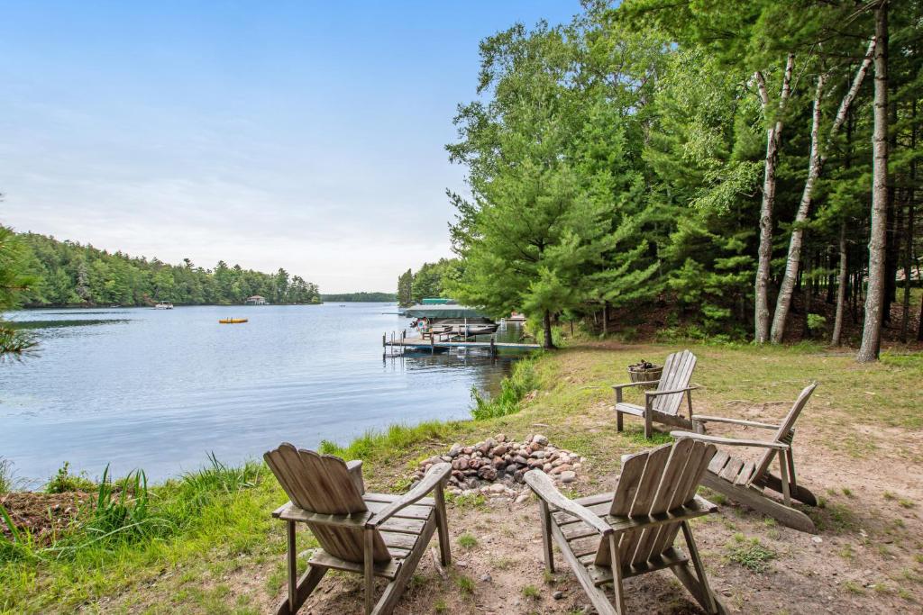 Rustic Cabin Living with Dock on Squirrel Lake! in in Minocqua (WI