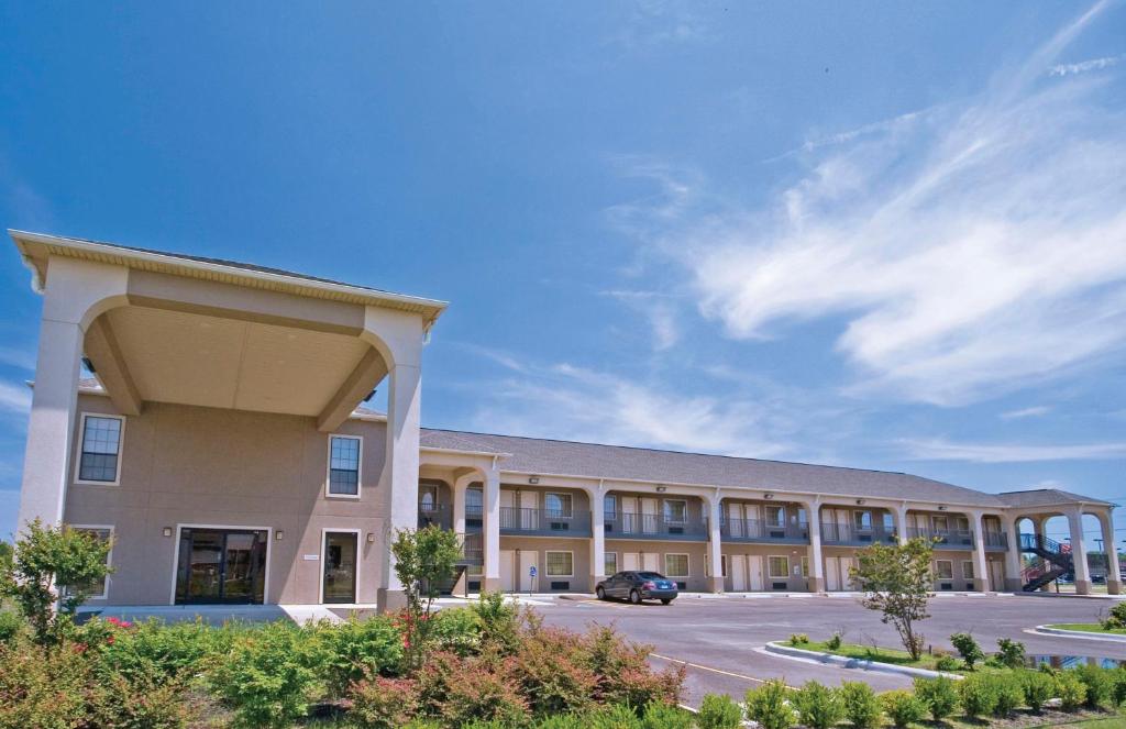Homegate Inn & Suites West Memphis photo