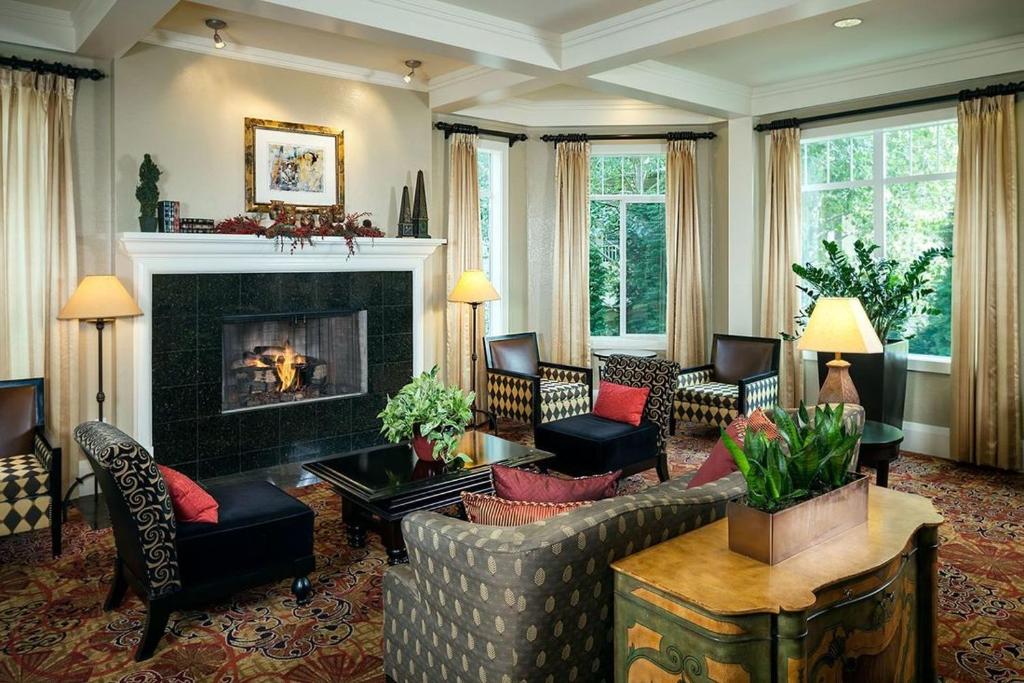 Plaza Inn & Suites at Ashland Creek, Ashland