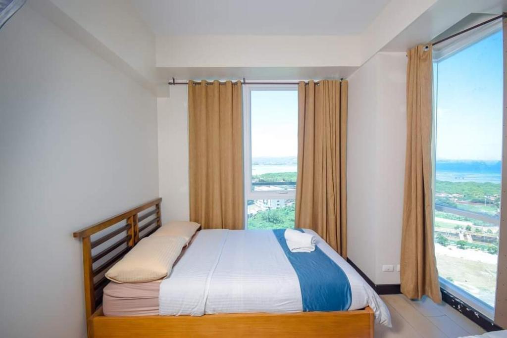 8Newtown Boulevard Cluster 2 Unit 12F