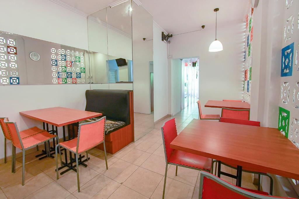 Urbanview Hotel FiFFa Kauman Malang