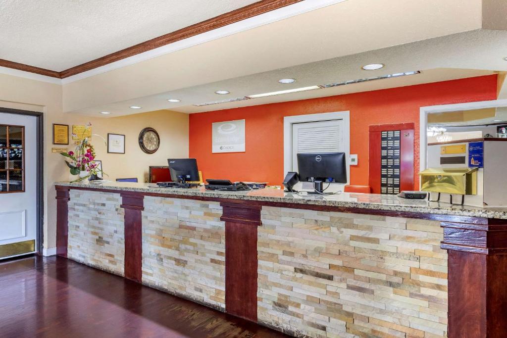 Knights Inn College Station photo