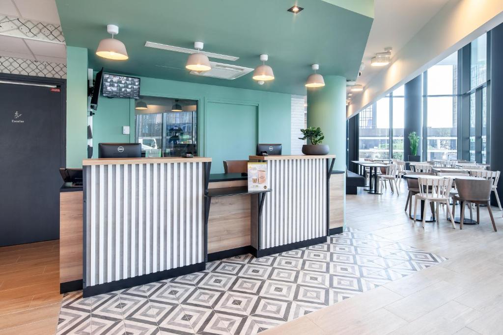 B&B HOTEL Paris Porte de Bagnolet photo