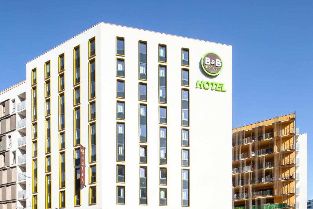 B&B HOTEL Paris Porte de Bagnolet photo