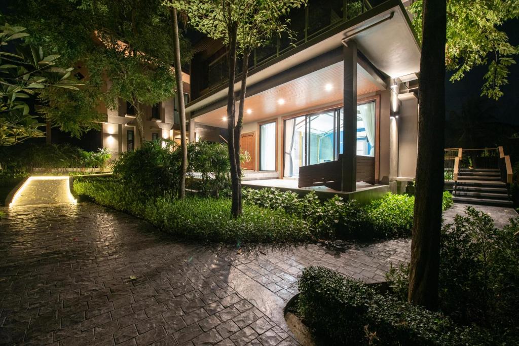 อ่าวช่อ แกรนด์วิว ไฮด์อะเวย์ รีสอร์ท (Ao Cho Grandview Hideaway Resort)