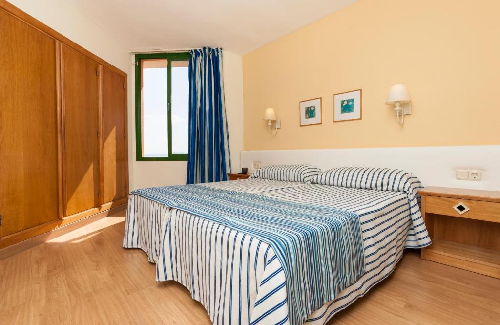 Globales Nova — Hotel rooms in Palma Nova, Balearic Islands