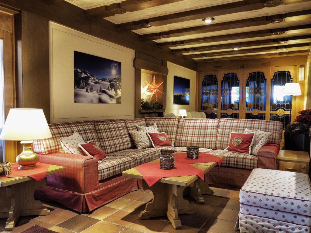 Shared lounge/TV area, Hotel Bertelli in Madonna di Campiglio