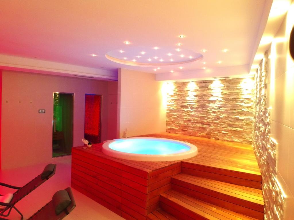 Hot tub