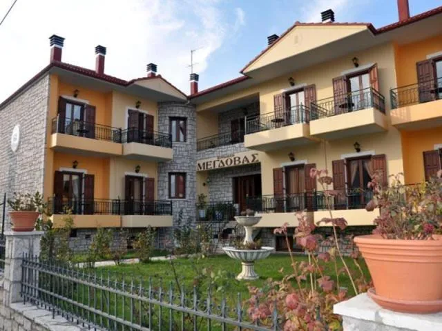 Megdovas Hotel, hotel v destinaci Kalyvia