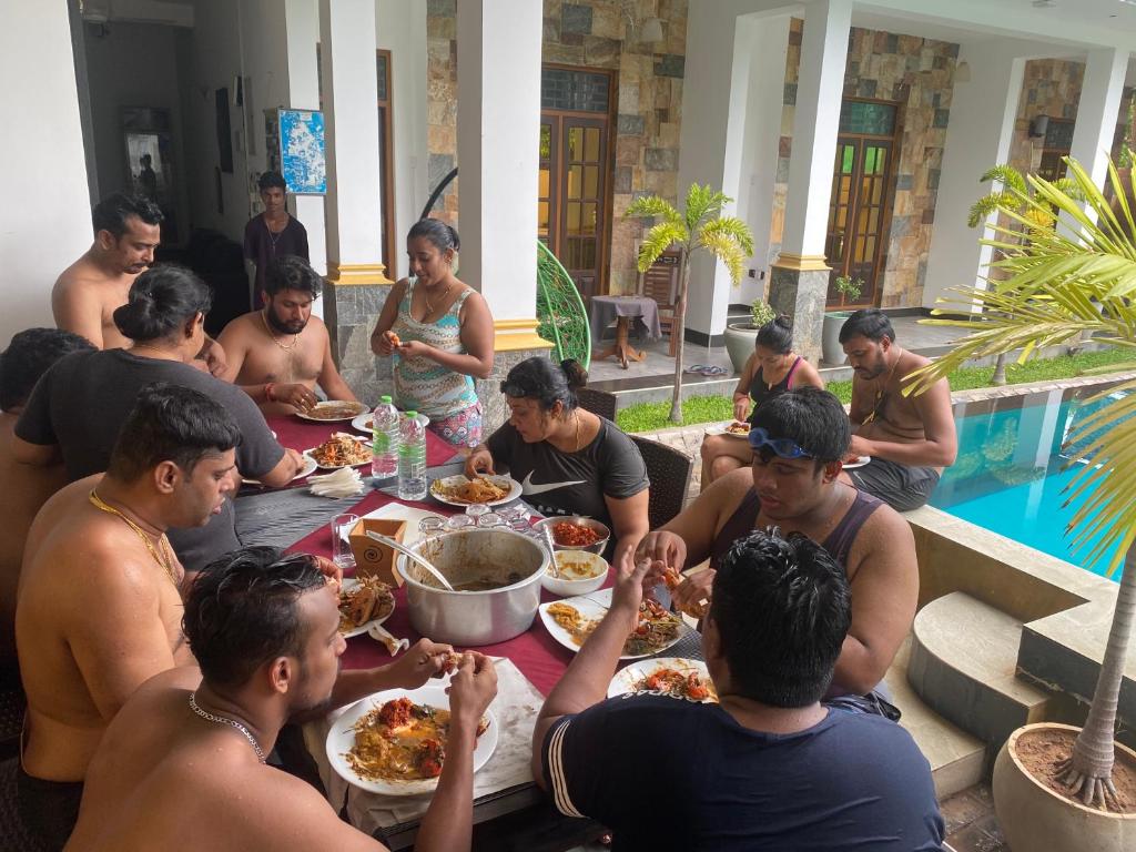 St CLAIRE'S GREEN Negombo Hotel & Hostels photo