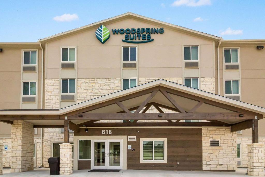 WoodSpring Suites Lake Jackson — Hotel in Lake Jackson (TX)