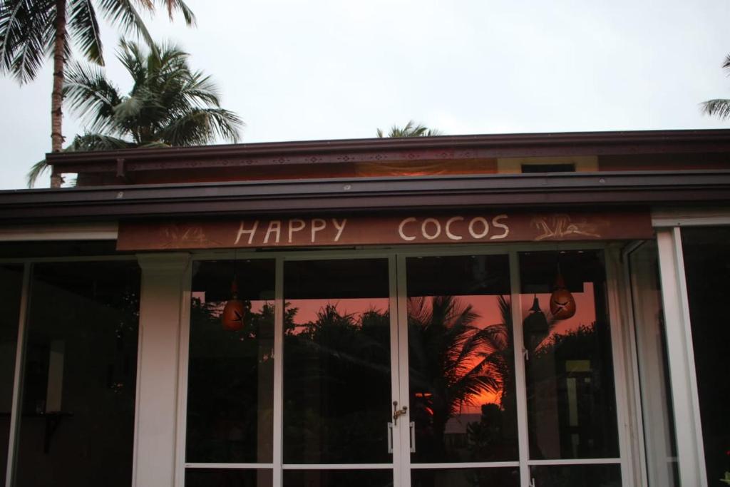 Happy Cocos Beach House — Hotel in Wadduwa