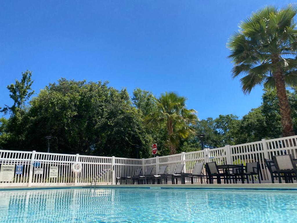 Holiday Inn Express Hotel & Suites Plant City photo