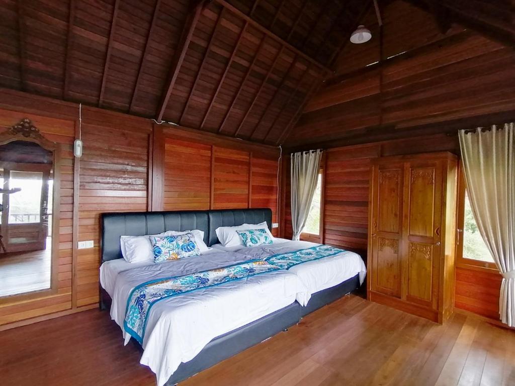 Flower Hill Villa Bali (Villa Bukit Berbunga Bali)