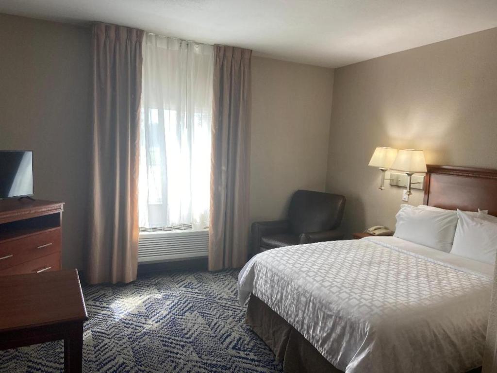 Candlewood Suites La Porte photo