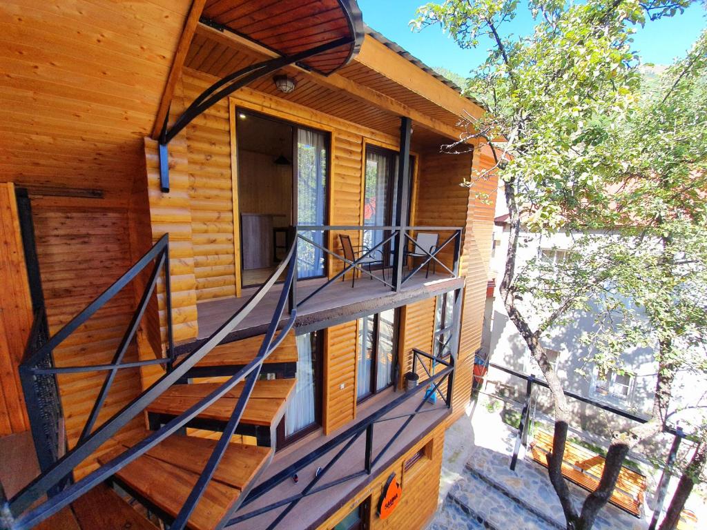 Nino Ratiani's Guesthouse photo
