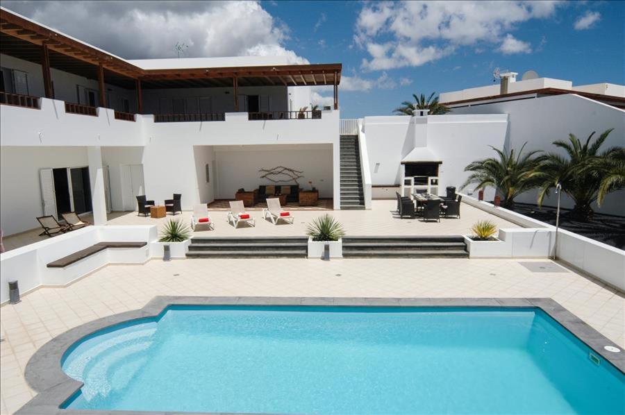 Casa Puerto Calero Grande A wonderful 6 bedroom villa Short stroll