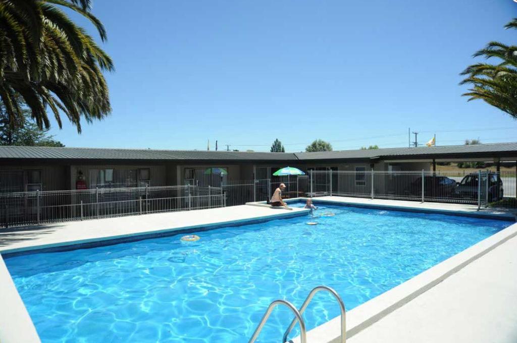 Swimming pool, Thornton Lodge Motel in Waipukurau