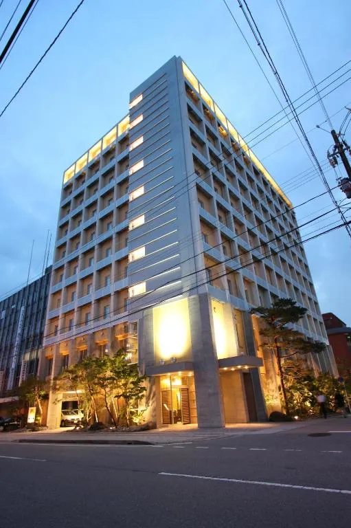 Uozu Manten Hotel Ekimae, hotel in Uozu