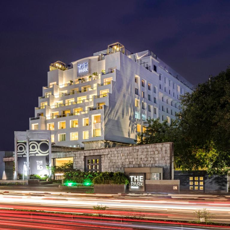 Le Royal Meridien Chennai, India 300 reviews, price from 84