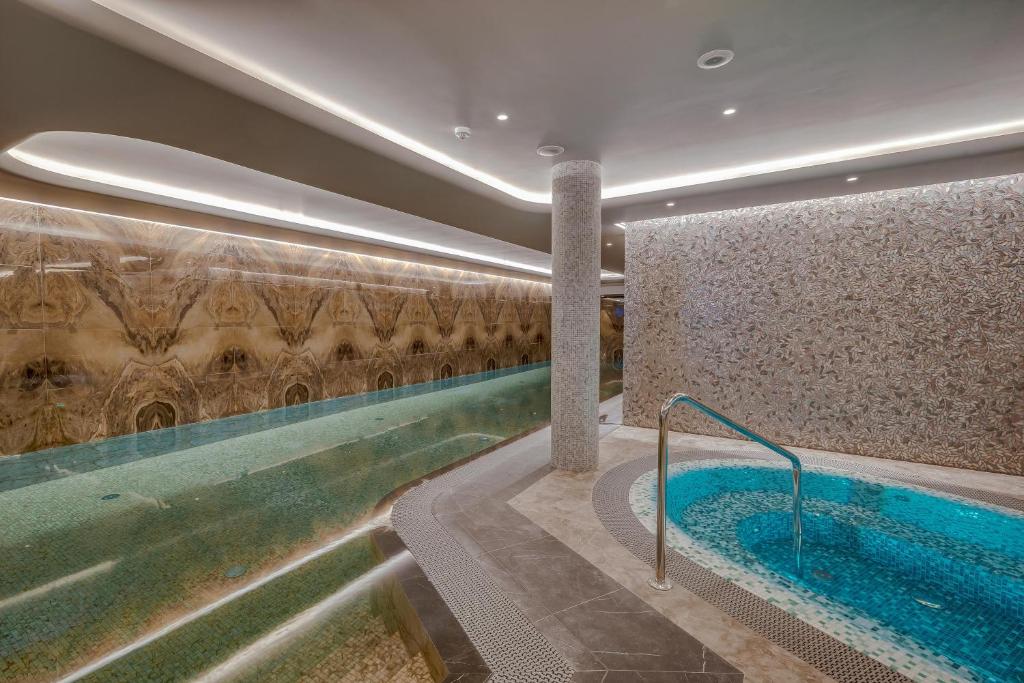 Hot tub