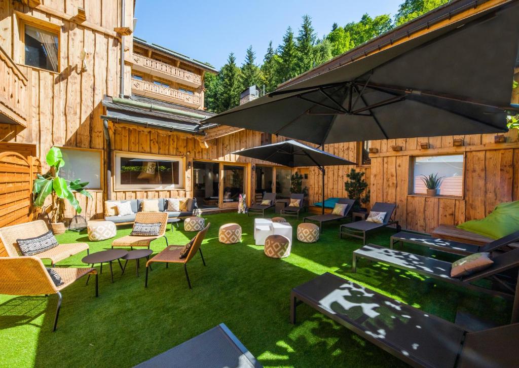 Swimming pool, Hotel La Chaudanne in Meribel
