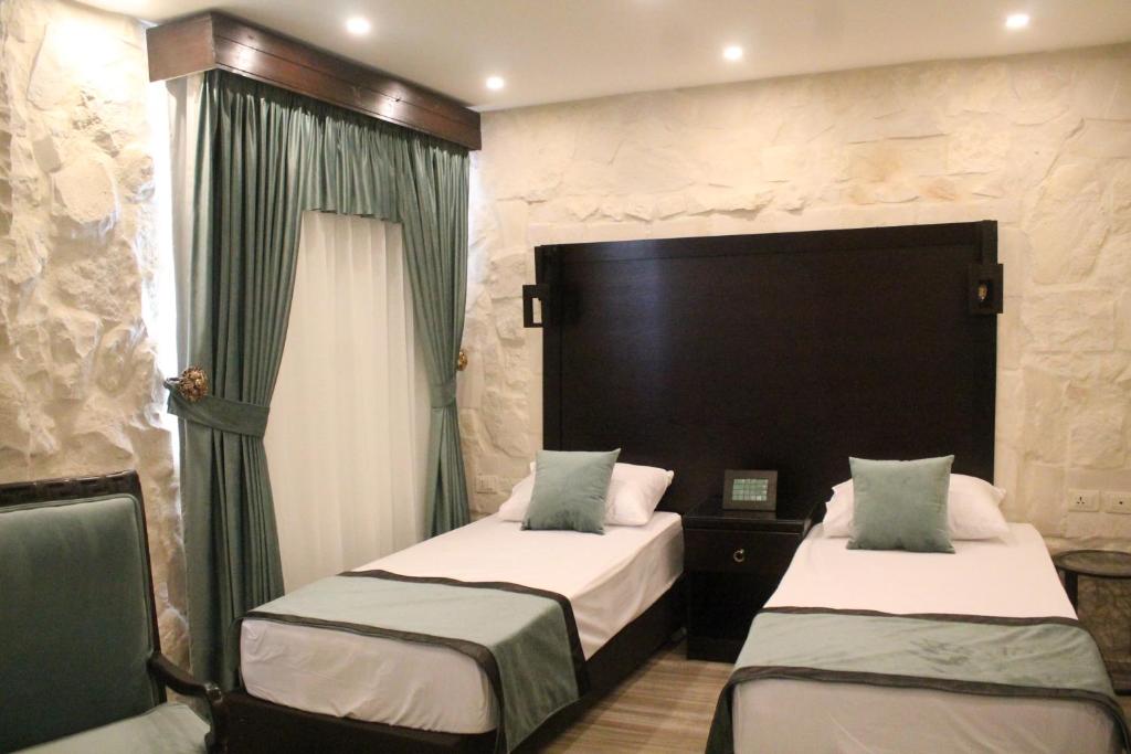 Mount Nebo Hotel & Restaurant Madaba City Center photo