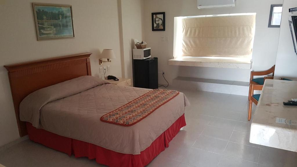 Hotel y Suites Nader - 2