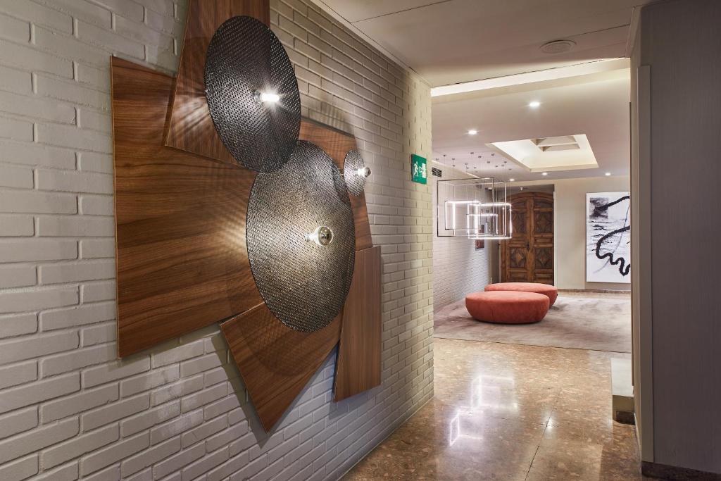 Barcelona Silken Ramblas Hotel Additional