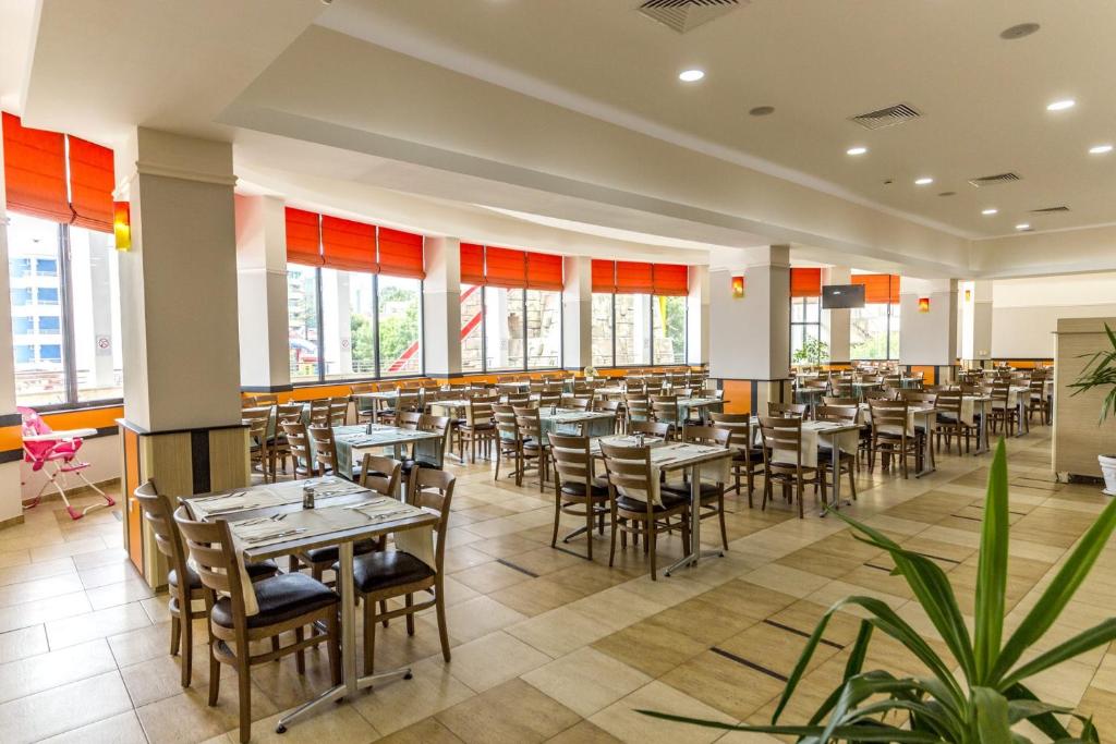 Kuban Resort & Aquapark - All Inclusive — Restaurant & bars in Sunny Beach, Burgas Region
