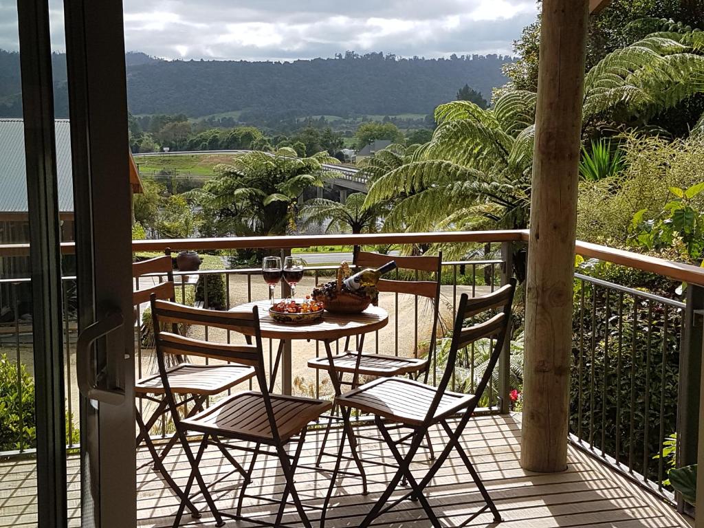 Riverstone Retreat Karamea photo